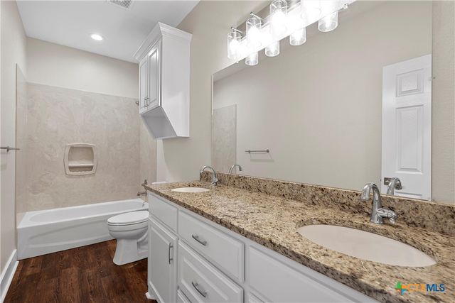 805 N Main Street, Mcgregor, TX 76657