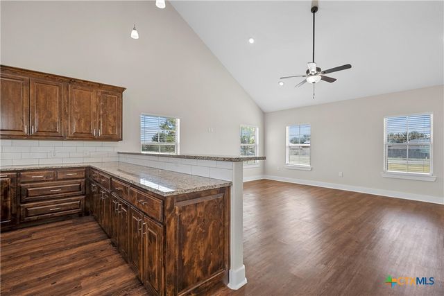 805 N Main Street, Mcgregor, TX 76657