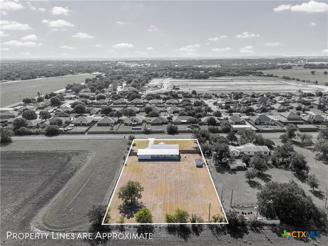 805 N Main Street, Mcgregor, TX 76657