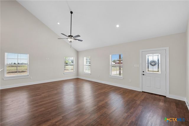 805 N Main Street, Mcgregor, TX 76657