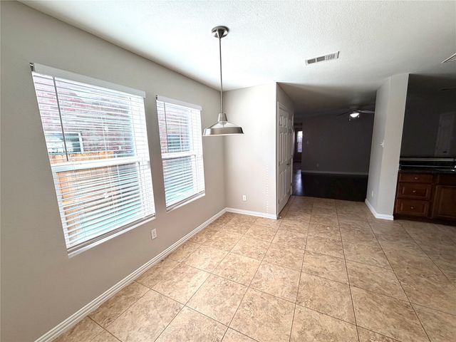 2324 Bloomfield Drive, Arlington, TX 76012