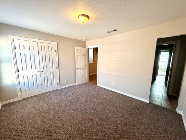 2324 Bloomfield Drive, Arlington, TX 76012