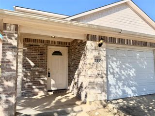2324 Bloomfield Drive, Arlington, TX 76012