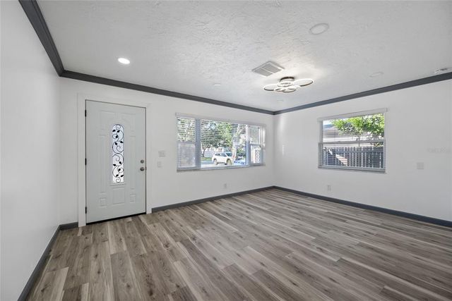 1820 MISSISSIPPI AVE NE, St Petersburg, FL 33703