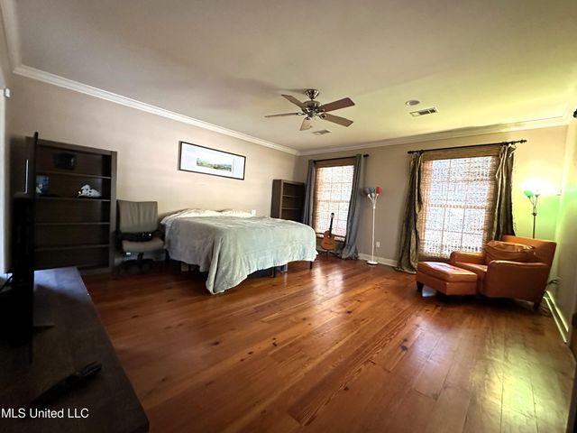 650 Meadowbrook Road, Jackson, MS 39206