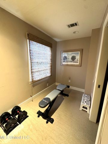 650 Meadowbrook Road, Jackson, MS 39206