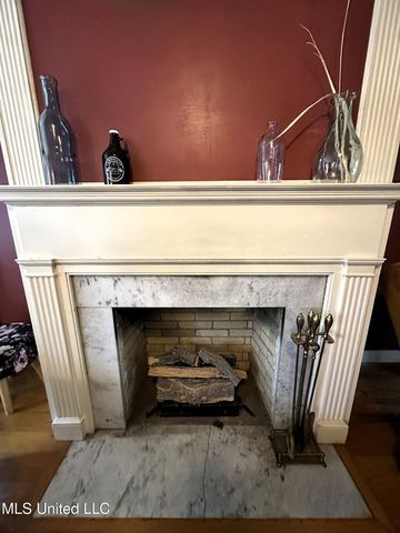 650 Meadowbrook Road, Jackson, MS 39206