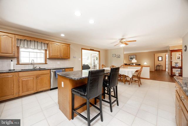 2951 BURTON DR, Gilbertsville, PA 19525