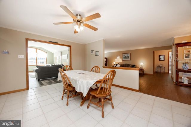 2951 BURTON DR, Gilbertsville, PA 19525