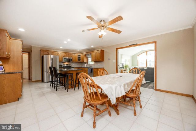 2951 BURTON DR, Gilbertsville, PA 19525