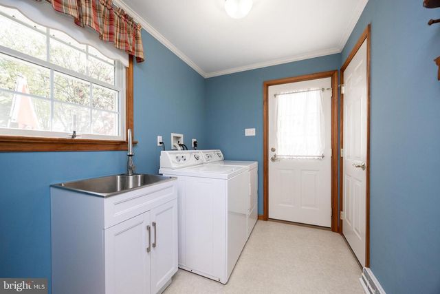 2951 BURTON DR, Gilbertsville, PA 19525