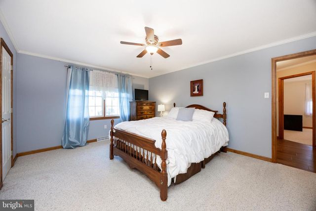 2951 BURTON DR, Gilbertsville, PA 19525