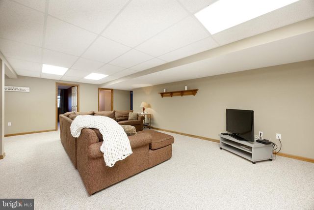 2951 BURTON DR, Gilbertsville, PA 19525