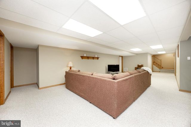 2951 BURTON DR, Gilbertsville, PA 19525
