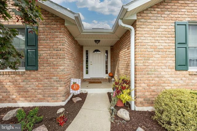 2951 BURTON DR, Gilbertsville, PA 19525