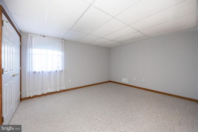 2951 BURTON DR, Gilbertsville, PA 19525