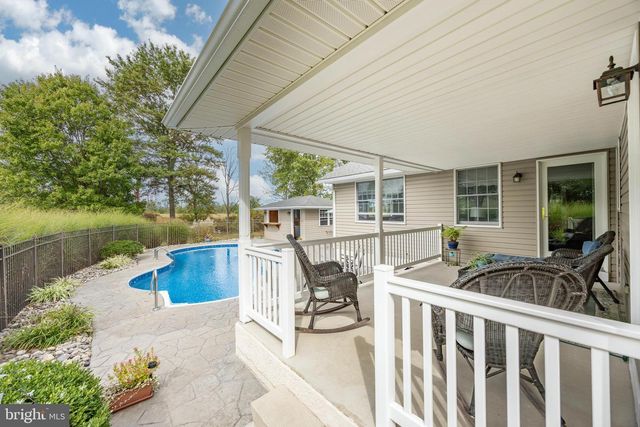 2951 BURTON DR, Gilbertsville, PA 19525