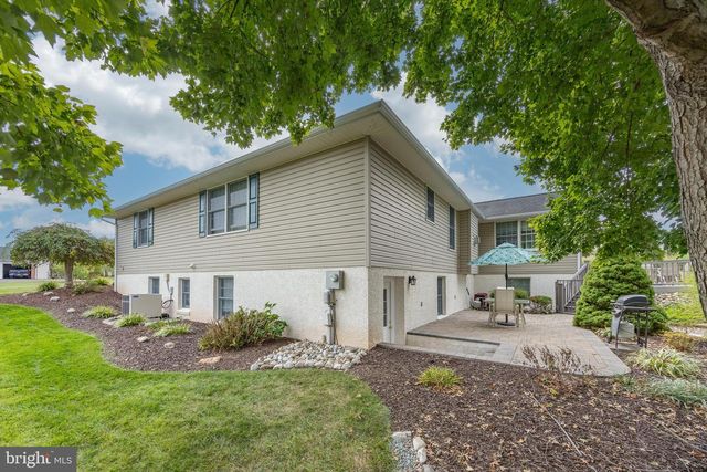 2951 BURTON DR, Gilbertsville, PA 19525