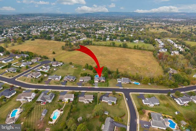 2951 BURTON DR, Gilbertsville, PA 19525