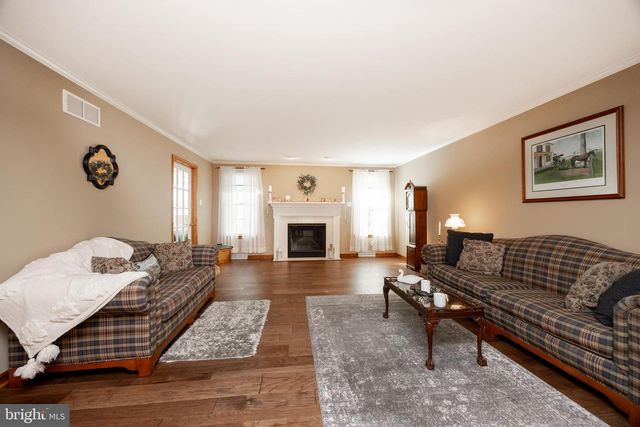2951 BURTON DR, Gilbertsville, PA 19525