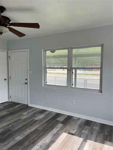 1206 E CANAL STREET, Mulberry, FL 33860