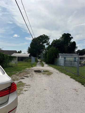 1206 E CANAL STREET, Mulberry, FL 33860