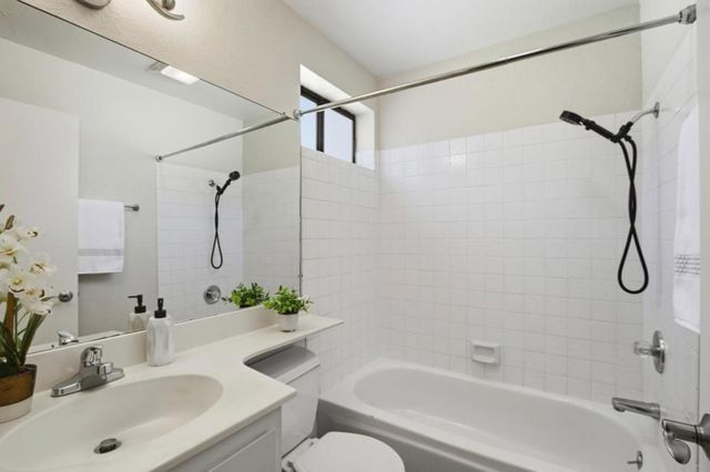 942 La Barbera Drive, San Jose, CA 95126