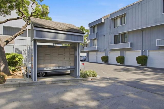 942 La Barbera Drive, San Jose, CA 95126