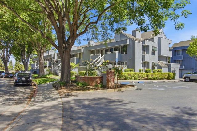 942 La Barbera Drive, San Jose, CA 95126