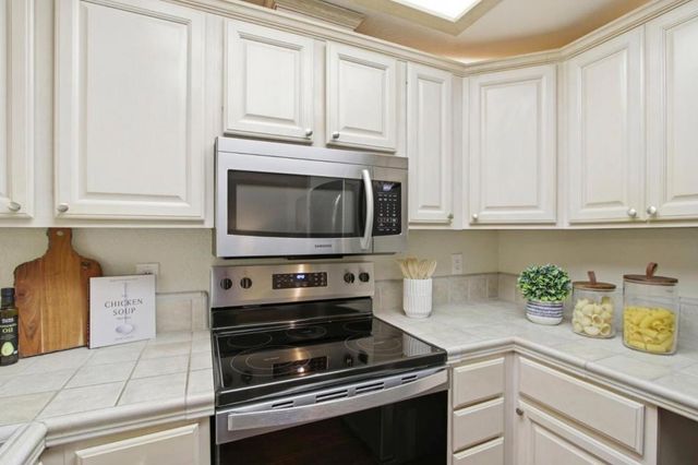 942 La Barbera Drive, San Jose, CA 95126