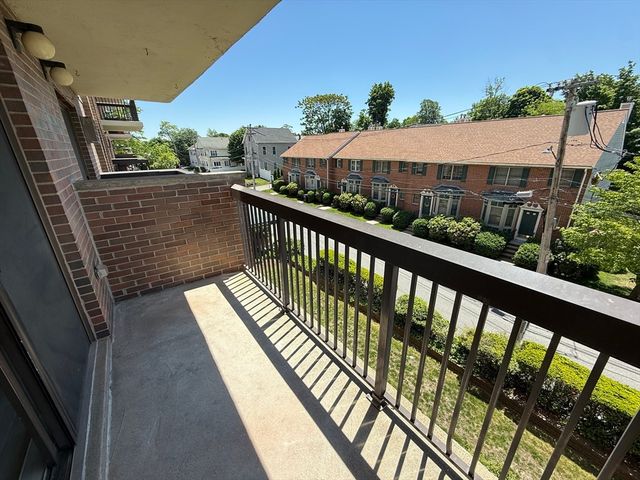 10 Williams St 34, Watertown, MA 02472
