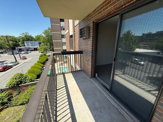 10 Williams St 34, Watertown, MA 02472