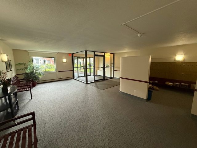 10 Williams St 34, Watertown, MA 02472