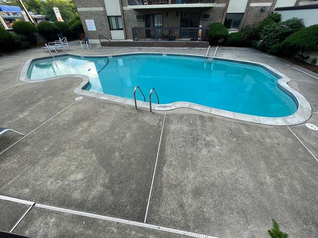 10 Williams St 34, Watertown, MA 02472