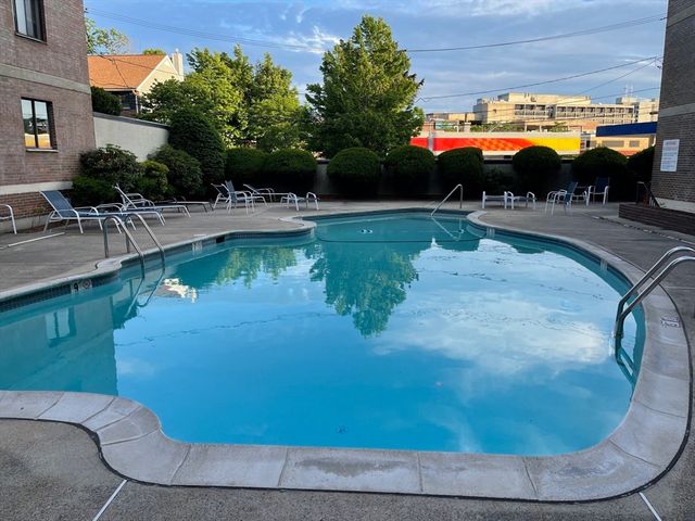 10 Williams St 34, Watertown, MA 02472