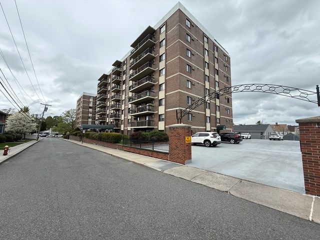 10 Williams St 34, Watertown, MA 02472