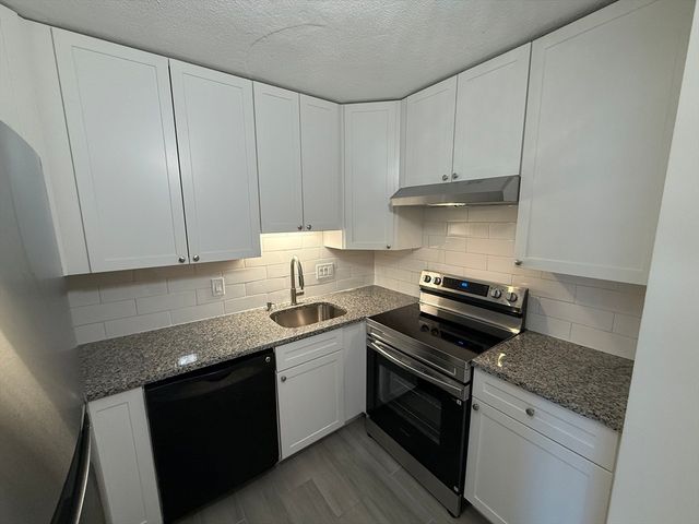 10 Williams St 34, Watertown, MA 02472