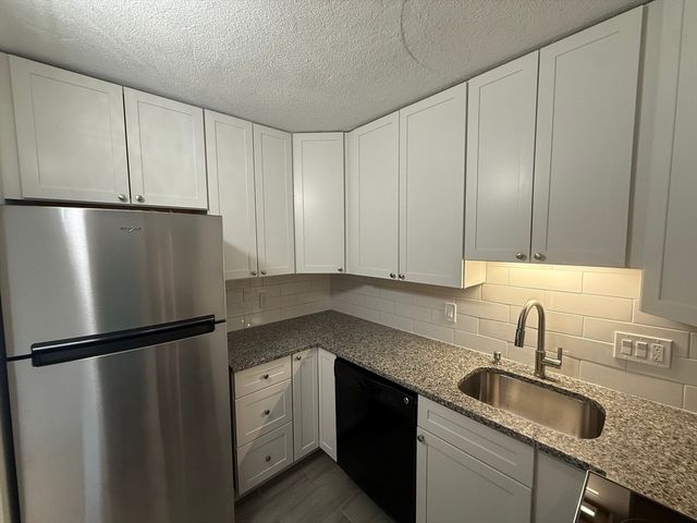 10 Williams St 34, Watertown, MA 02472