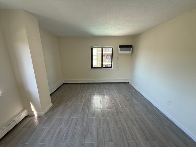 10 Williams St 34, Watertown, MA 02472