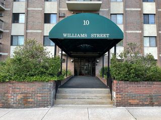 10 Williams St 34, Watertown, MA 02472