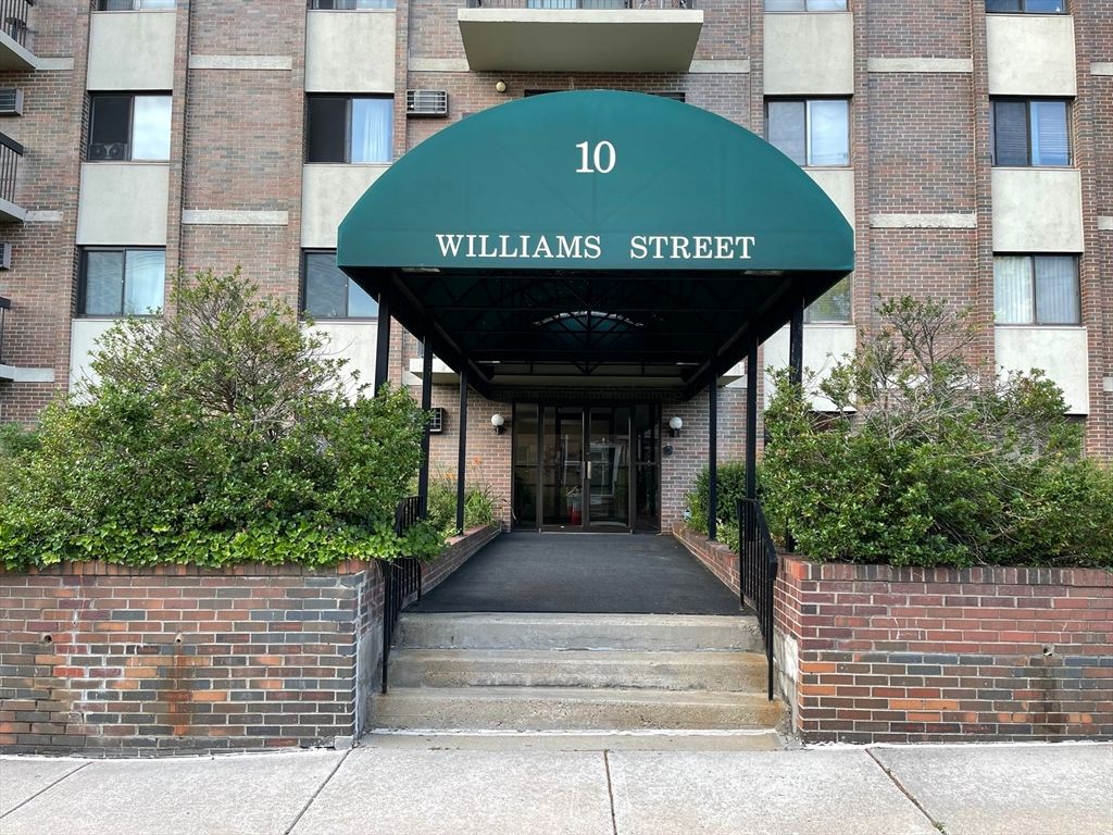 10 Williams St 34, Watertown, MA 02472