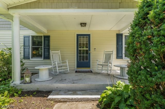 5 Harris Ln, Mount Olive Twp., NJ 07840