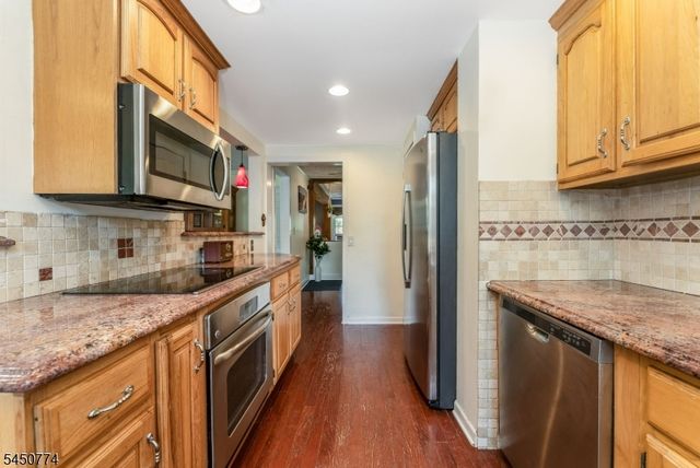5 Harris Ln, Mount Olive Twp., NJ 07840