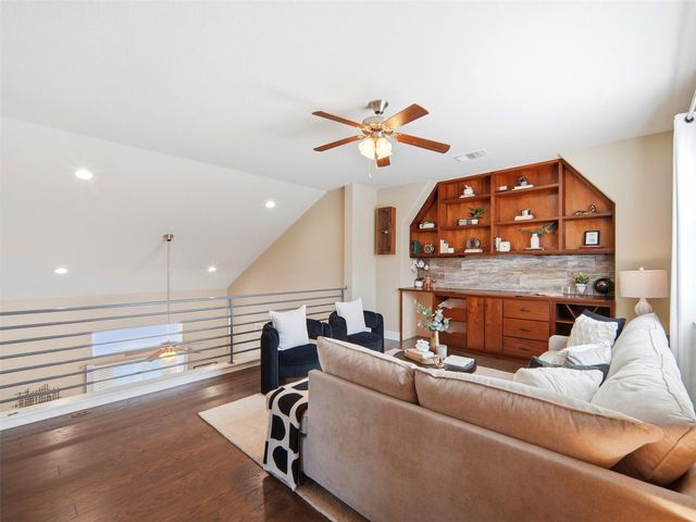 6916 Cardinal Bloom LOOP, Austin, TX 78744