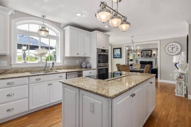 12 Perrys Way, Berwick, ME 03901