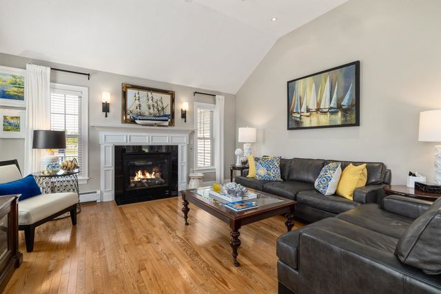 12 Perrys Way, Berwick, ME 03901