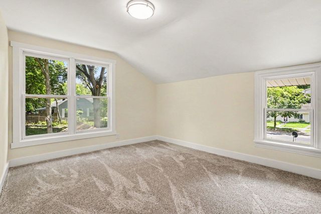 320 Trimble Avenue, Kalamazoo, MI 49048
