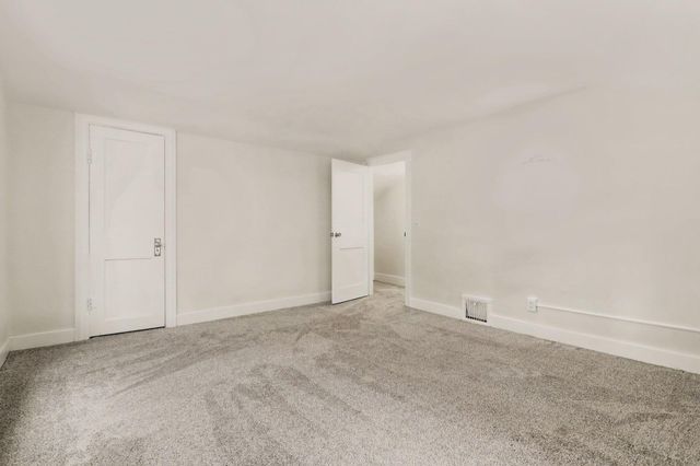 320 Trimble Avenue, Kalamazoo, MI 49048