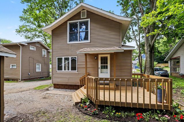 320 Trimble Avenue, Kalamazoo, MI 49048