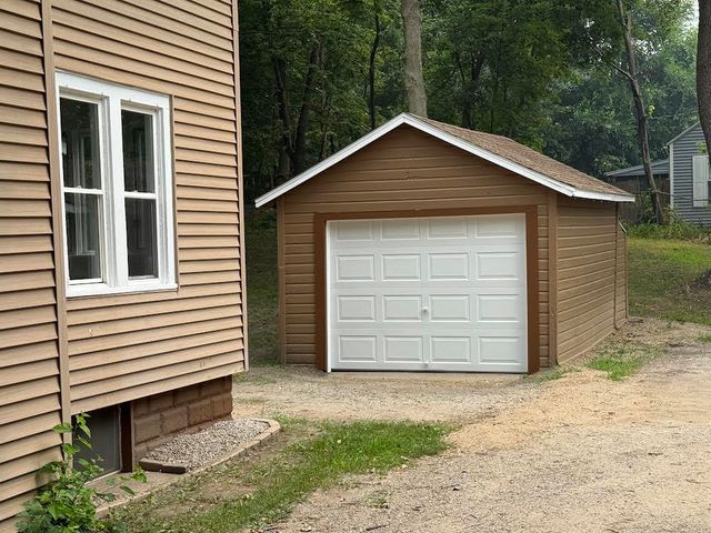320 Trimble Avenue, Kalamazoo, MI 49048
